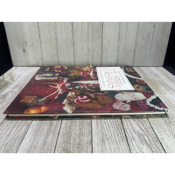 Vtg The Spirit of Christmas: Creative Holiday Ideas Book 8 by Leisure Arts Gift - Picture 4 of 4